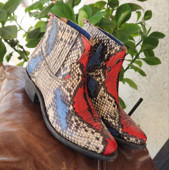 Golden Goose Crosby Snake-Print Western Ankle Boots - Picture 5 of 7
